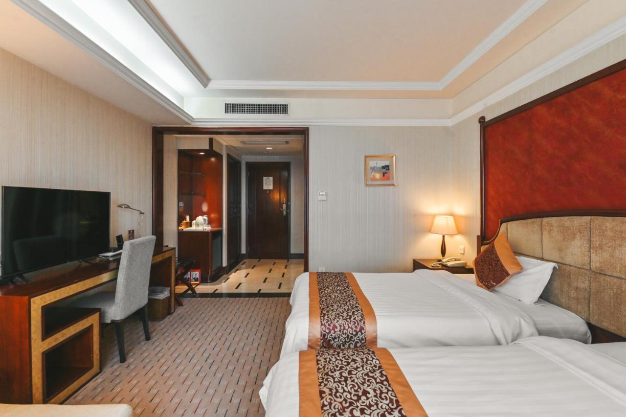 Royal Plaza Hotel 広州 エクステリア 写真