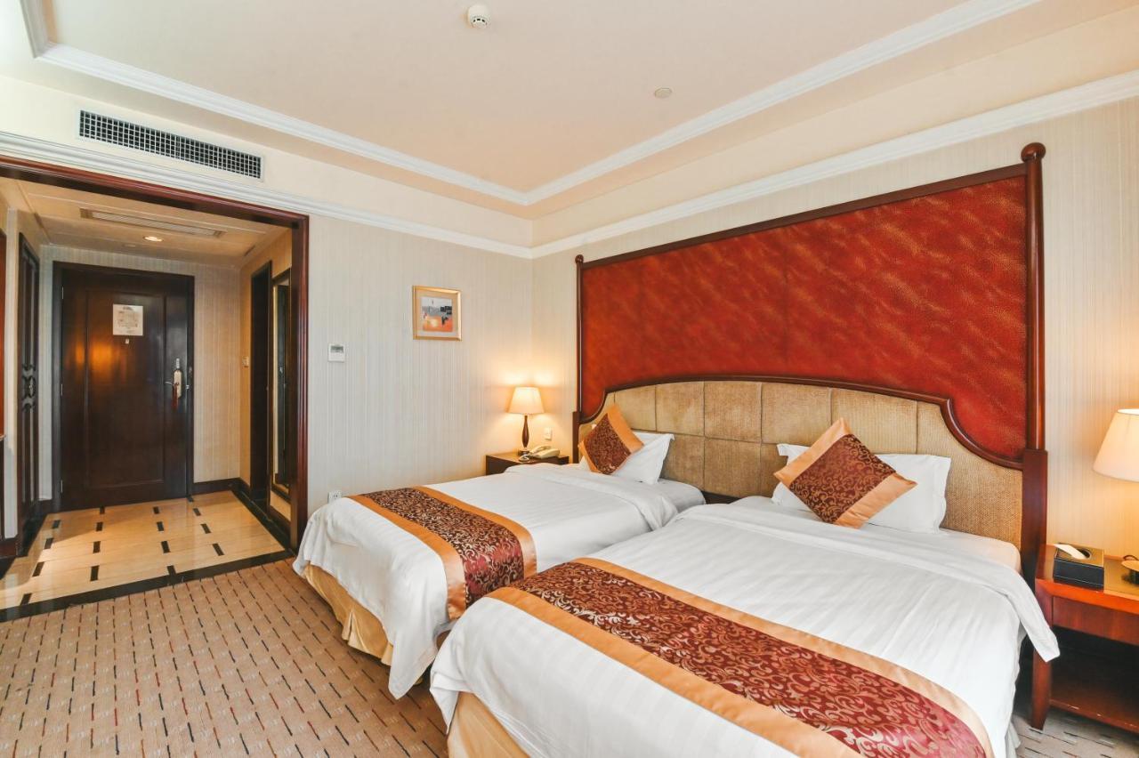 Royal Plaza Hotel 広州 エクステリア 写真