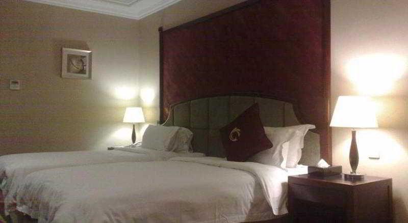 Royal Plaza Hotel 広州 エクステリア 写真